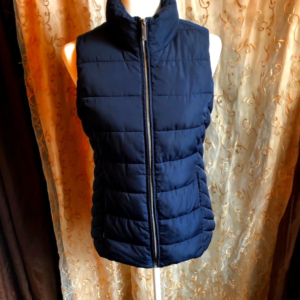 Chaleco Tommy Hilfiger.                    en buenas condiciones Azul marino xs